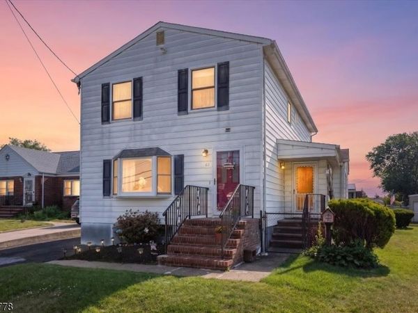 61 Beech St, Woodbridge, NJ 08863