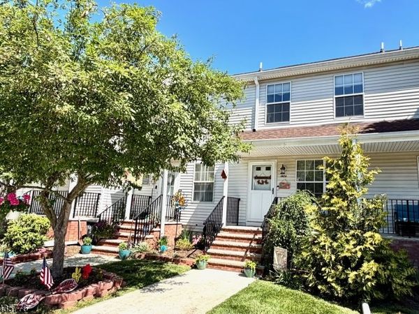1404 Cobblestone Ct, Raritan, NJ 08822