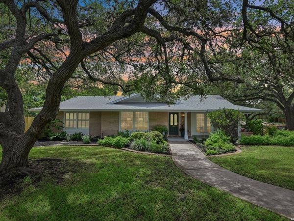 103 Tamworth, Castle Hills, TX 78213