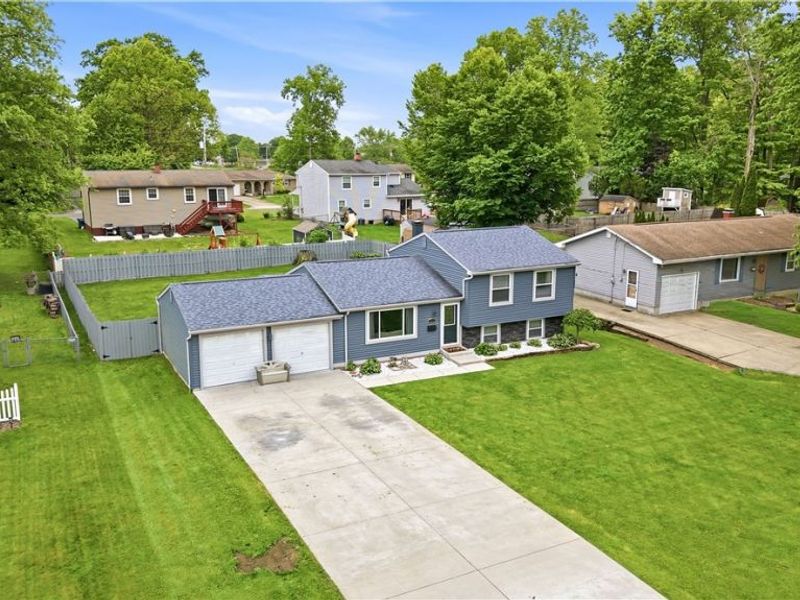 2219 Woodland Trace Street , Austintown, OH 44515 Photo 2