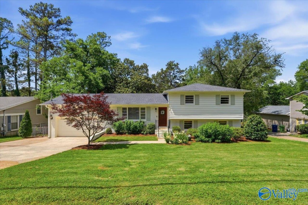 2806 Briarwood Drive Se, Huntsville, AL 35801 Main Photo
