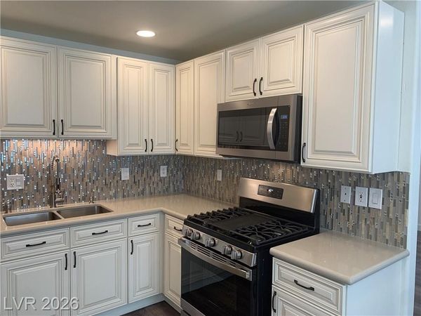 424 Pine Haven Street , Unit 106, Las Vegas, NV 89144