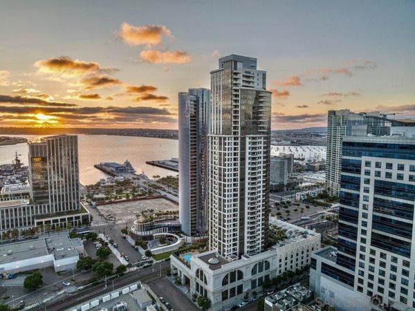 700 W E St, Unit 2404, San Diego, CA 92101
