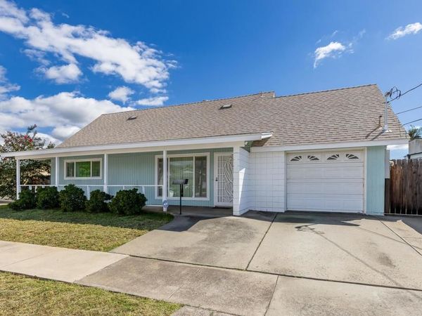 643 Hillward St., Escondido, CA 92027