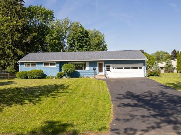 3 Trelign Drive , Syracuse, NY 13212