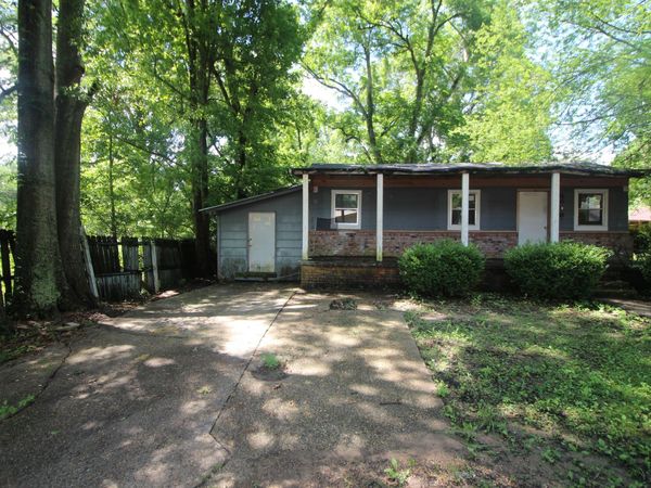 928 1/2 Martin Luther King Ave., Laurel, MS 39440