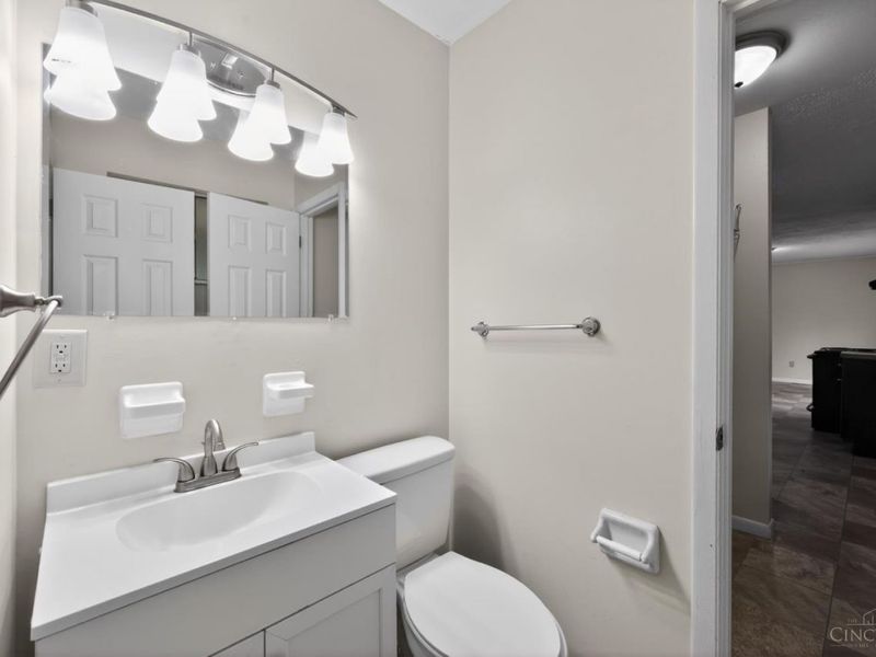 2494 W Kemper Road, Colerain Township, OH 45231 Photo 16