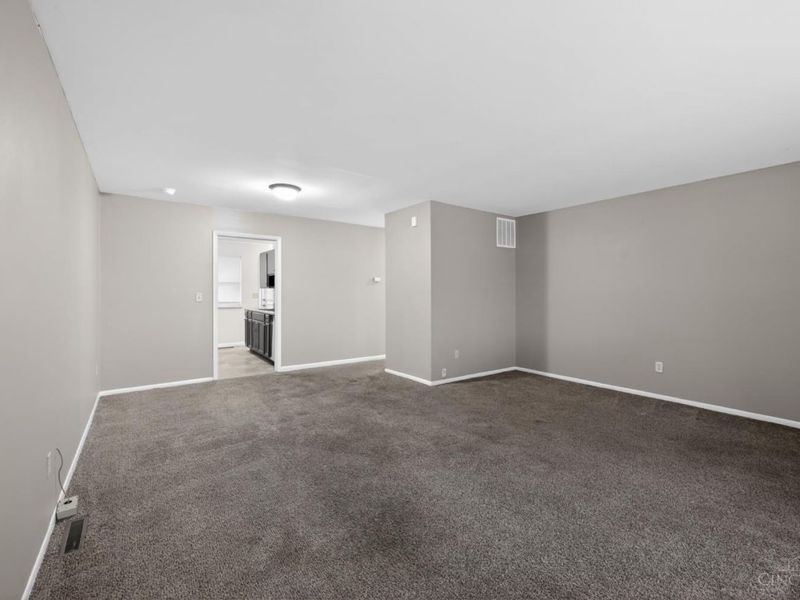 2494 W Kemper Road, Colerain Township, OH 45231 Photo 4
