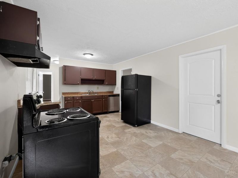 2494 W Kemper Road, Colerain Township, OH 45231 Photo 7