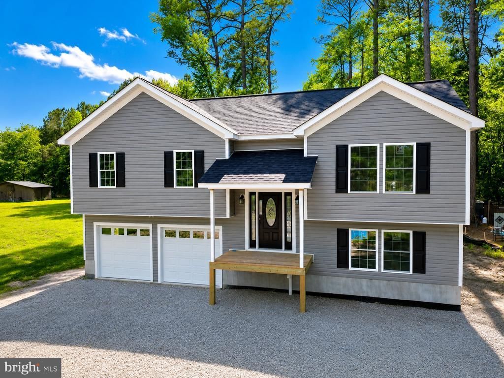 275 Greenway Dr, Colonial Beach, VA 22443 Main Photo
