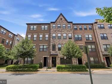 45208 LETTERMORE SQUARE, STERLING, VA 20166