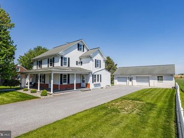 3717 OLD PHILADELPHIA PIKE, GORDONVILLE, PA 17529