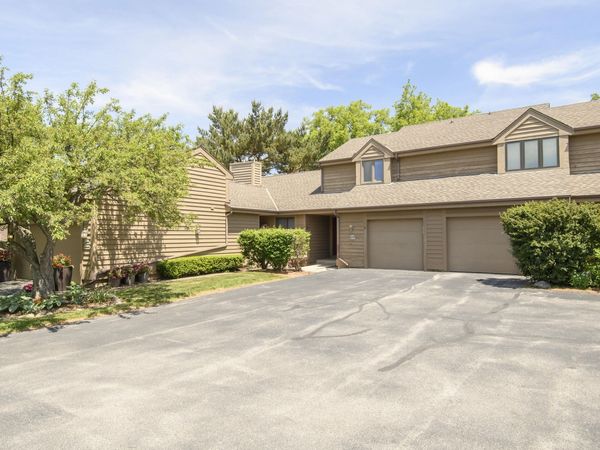 W132N8130 Danell Dr, Menomonee Falls, WI 53051