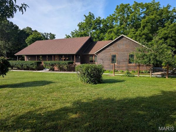 19901 Providence Drive, Lebanon, MO 65536