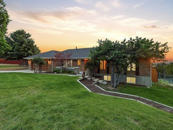 2342 E CHARROS RD , Sandy, UT 84092