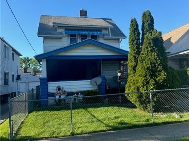 10913 Greenwich Avenue, Cleveland, OH 44105