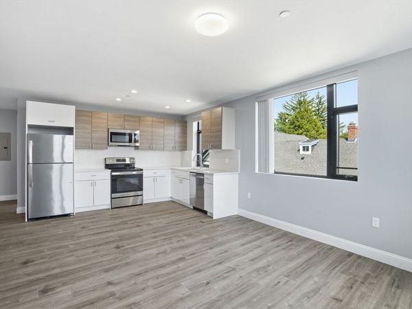 632 Centre St, Unit 304, Boston, MA 02139
