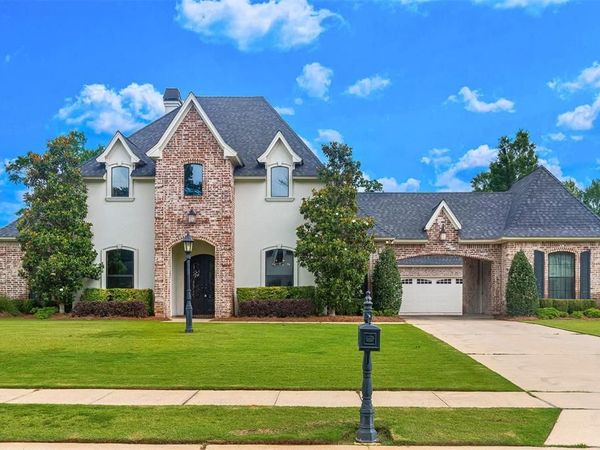 410 Oakwood Trace Court , Shreveport, LA 71106