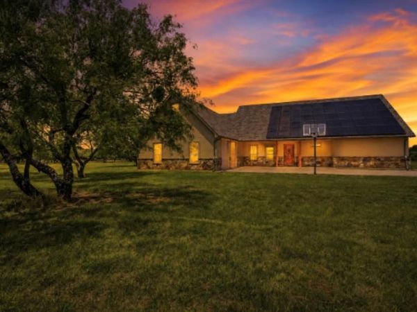 927 Prickly Pear Trail, Gordon, TX 76453