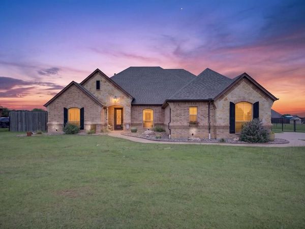 7233 Granville Drive, Mansfield, TX 76063