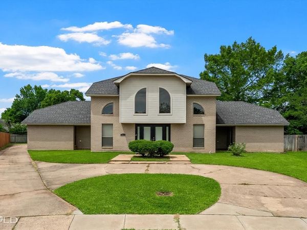 411 Ascot Court , Bossier City, LA 71111
