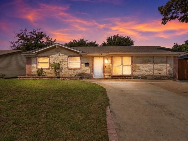 2009 Red Oak Drive, Irving, TX 75060