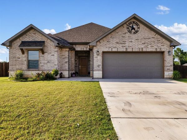 2101 Briarwood Drive, Bridgeport, TX 76426