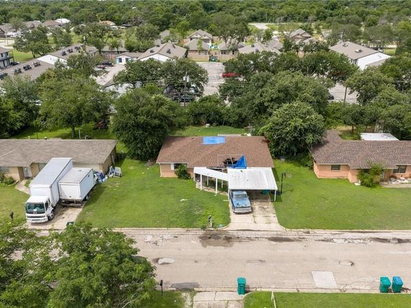 336 S Barbara Street, Lacy Lakeview, TX 76705