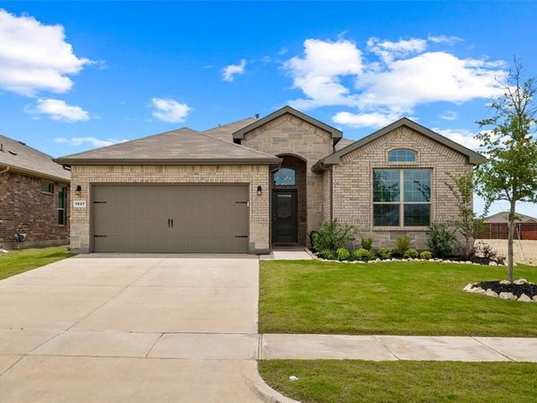 1927 Jackson Street , Cleburne, TX 76033