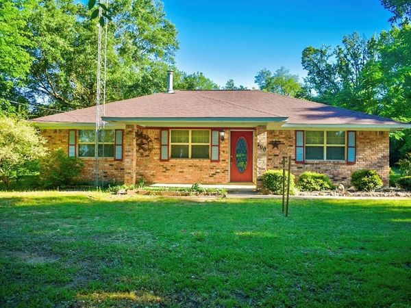 300 Bethel Road , Como, TX 75431