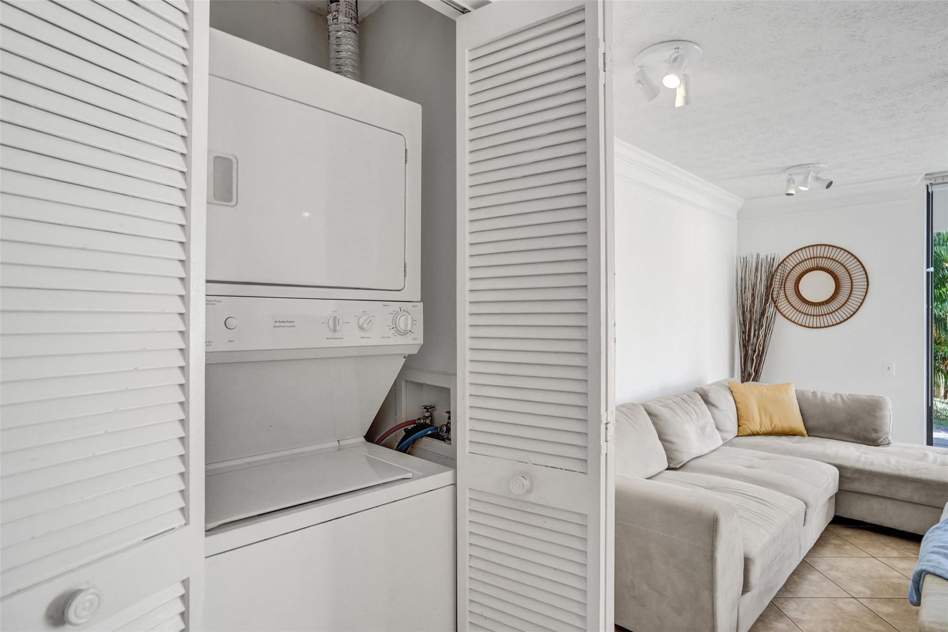 1415 Miami Road, Unit B, Fort Lauderdale, FL 33316 Photo