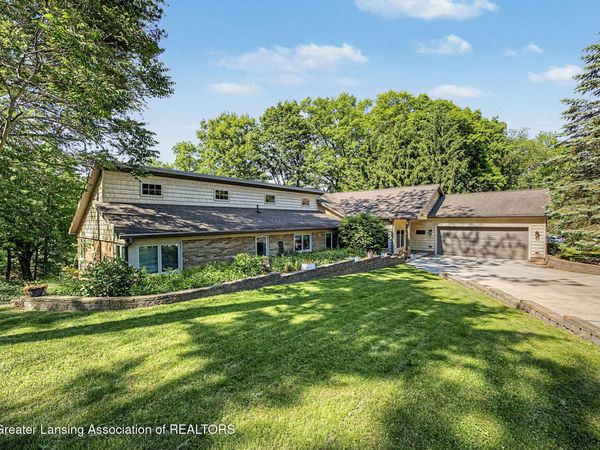 6187 Willow Highway, Grand Ledge, MI 48837