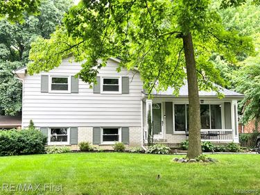 908 Marywood Drive, Royal Oak, MI 48067