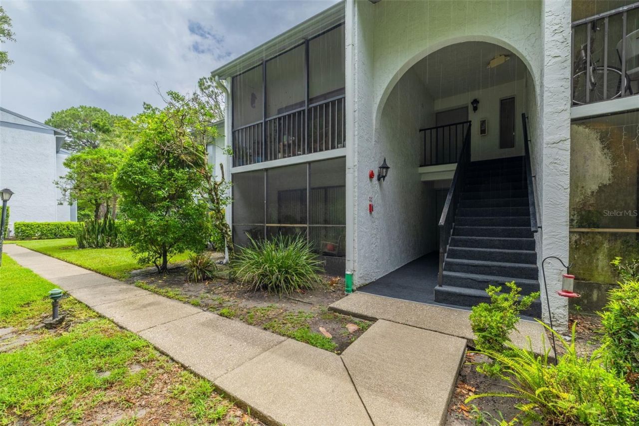 1326 Pine Ridge Circle E, Unit G2, Tarpon Springs, FL 34688 Photo