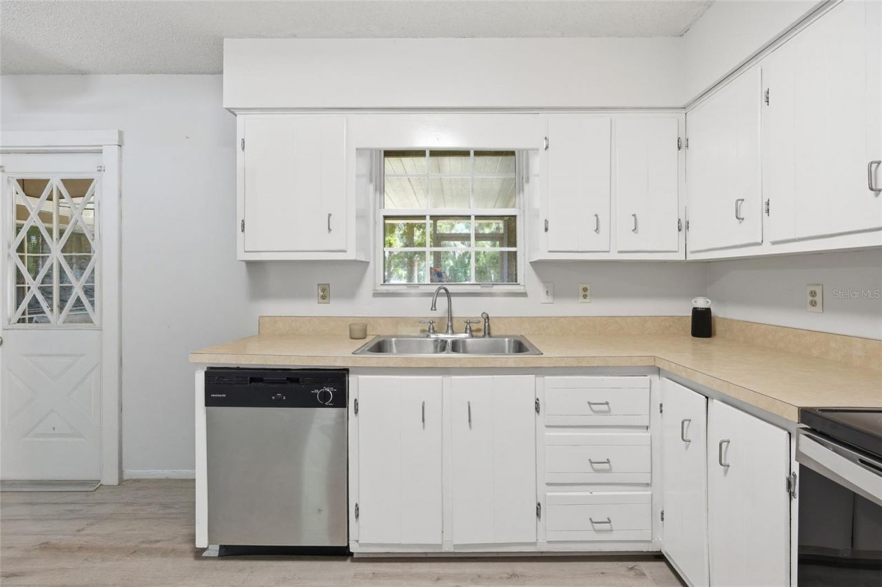 4300 NE 132nd Place, Anthony, FL 32617 Photo