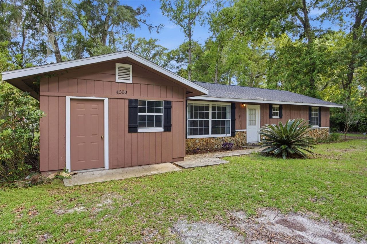 4300 NE 132nd Place, Anthony, FL 32617 Photo