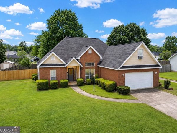 225 Autumn Woods Drive, Warner Robins, GA 31088