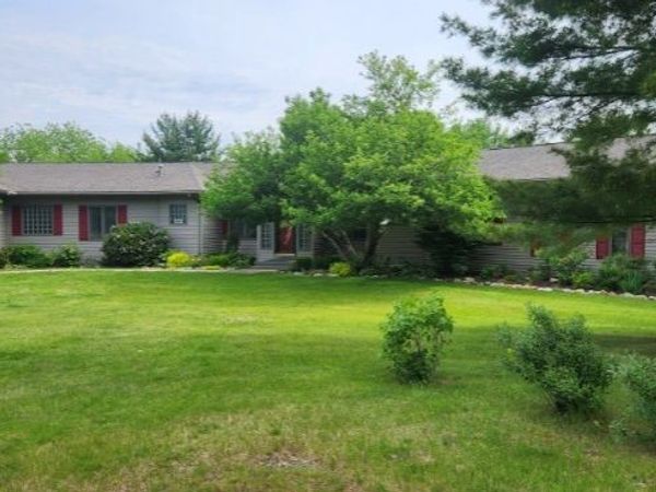 1814 Hickory Lane, Dixon, IL 61021