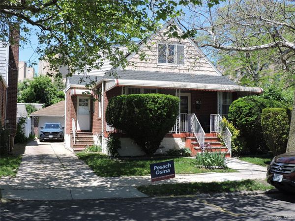311 Beach 17 , Far Rockaway, NY 11691