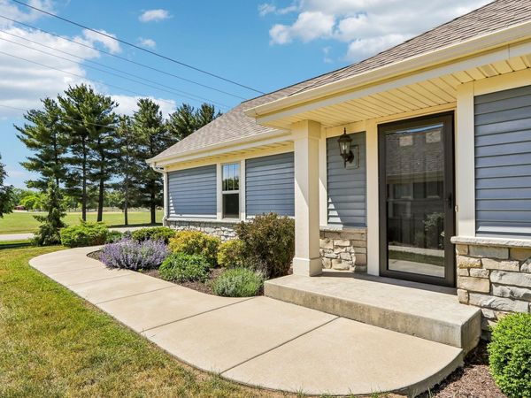 306 Markham Road, Unit 202, Eagle, WI 53119