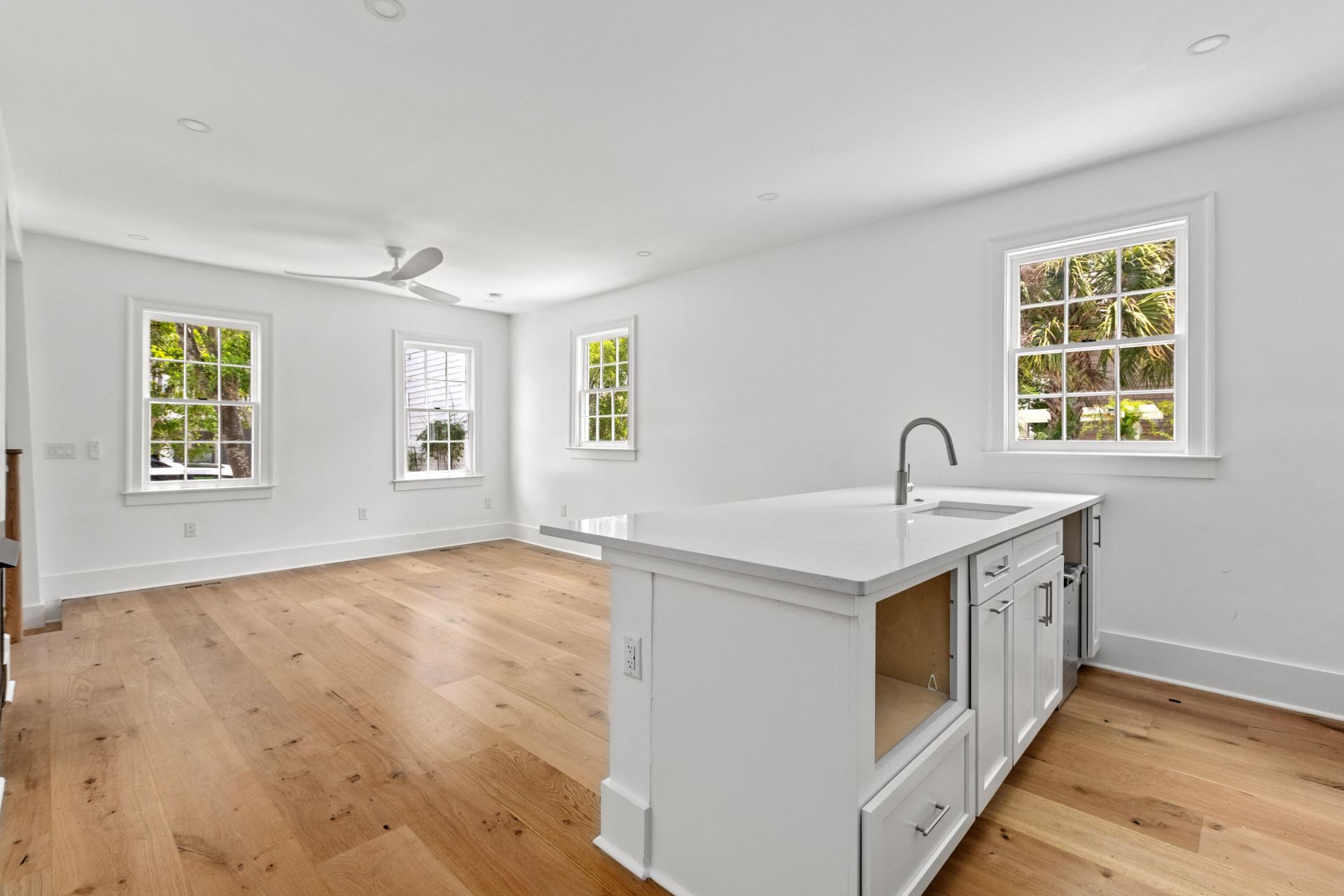 2 Henrietta Street Photo 10
