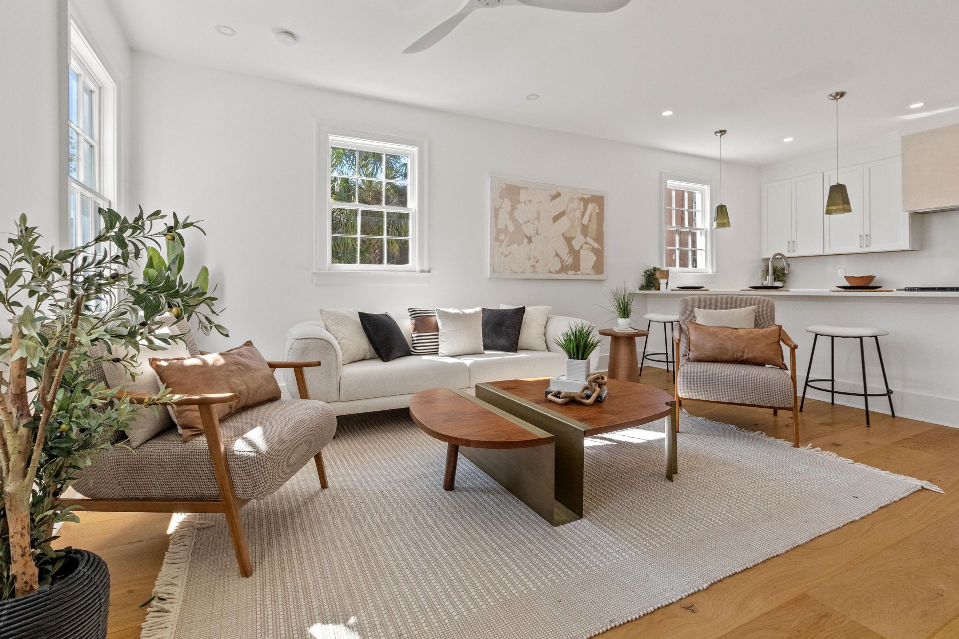 2 Henrietta Street Photo 15