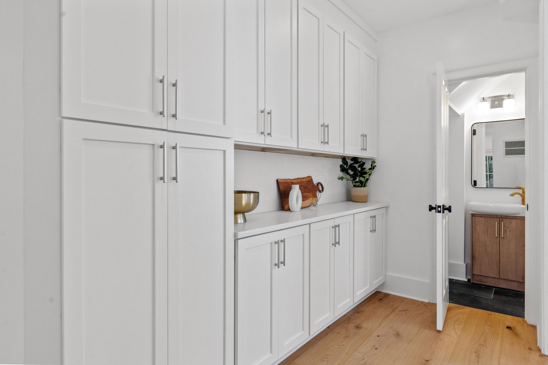 2 Henrietta Street Photo 17