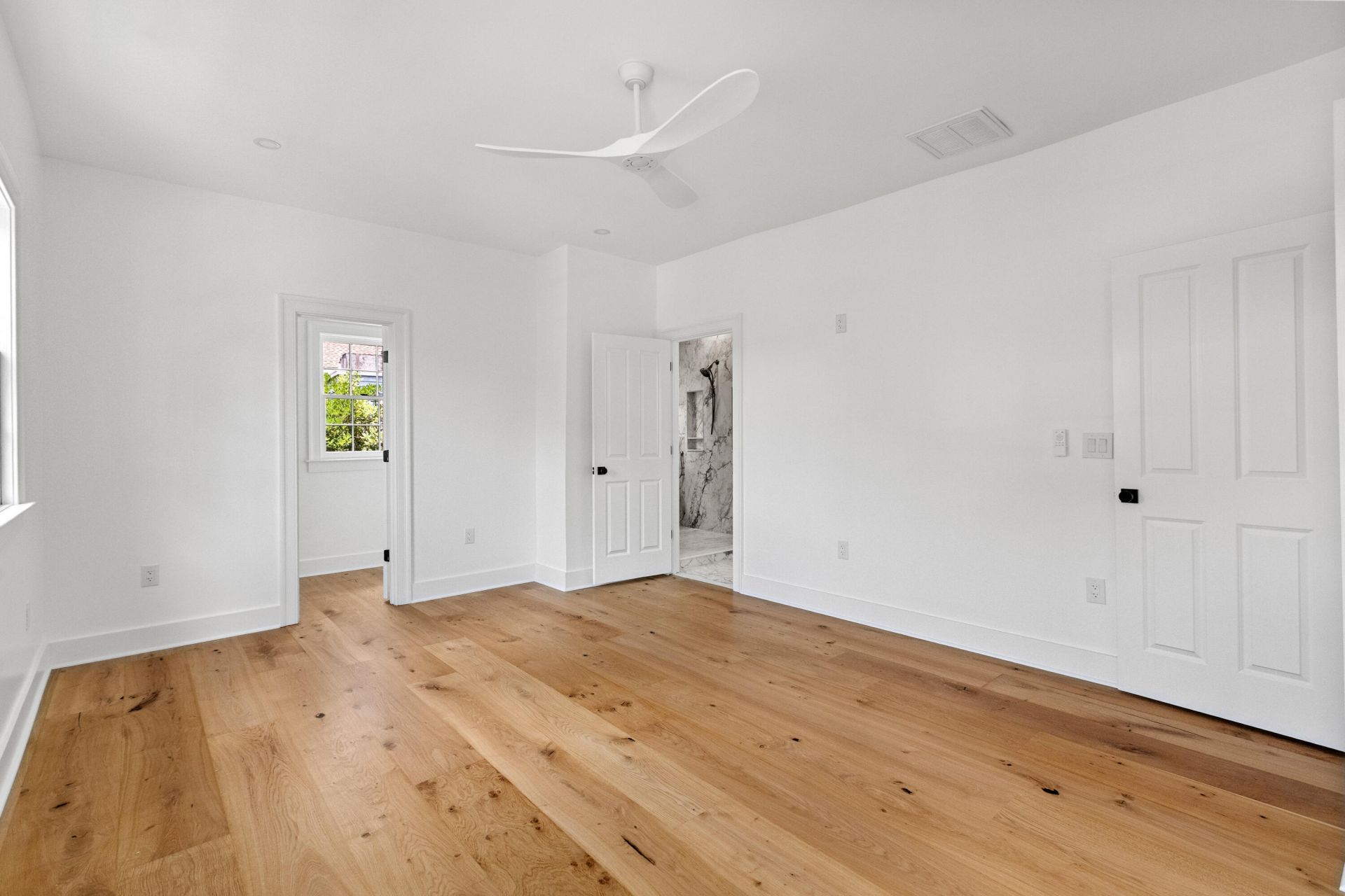 2 Henrietta Street Photo 18