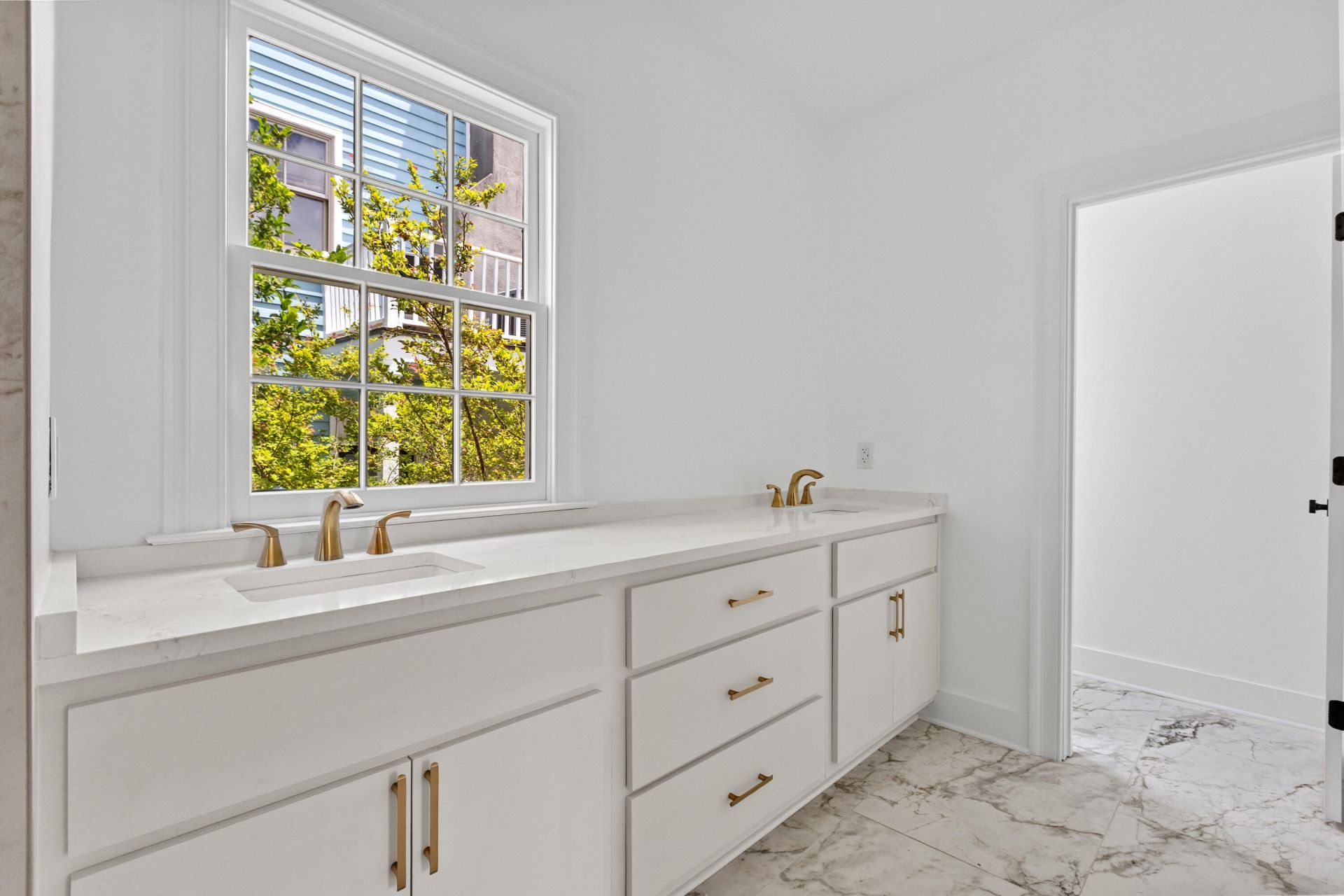2 Henrietta Street Photo 20