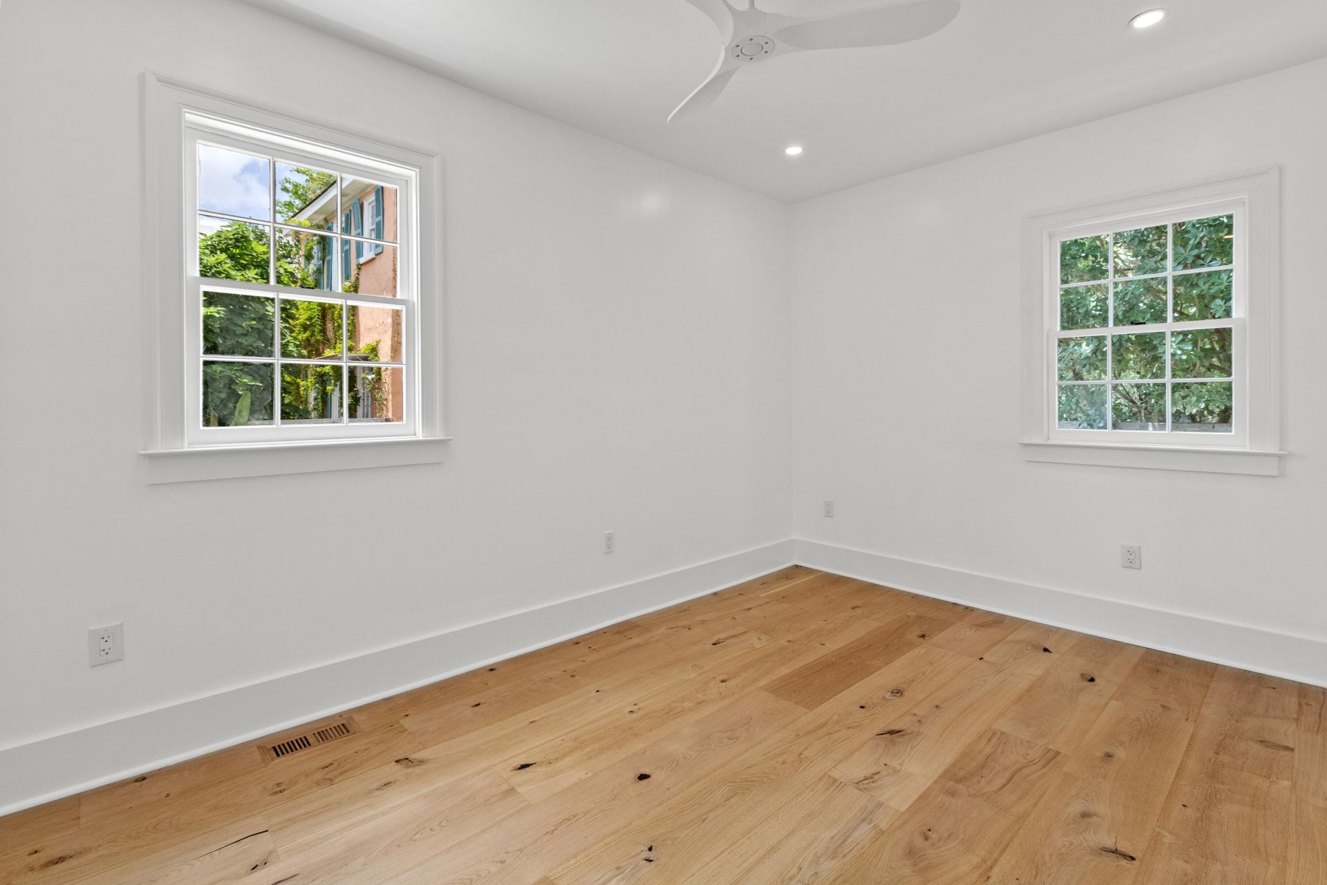 2 Henrietta Street Photo 23