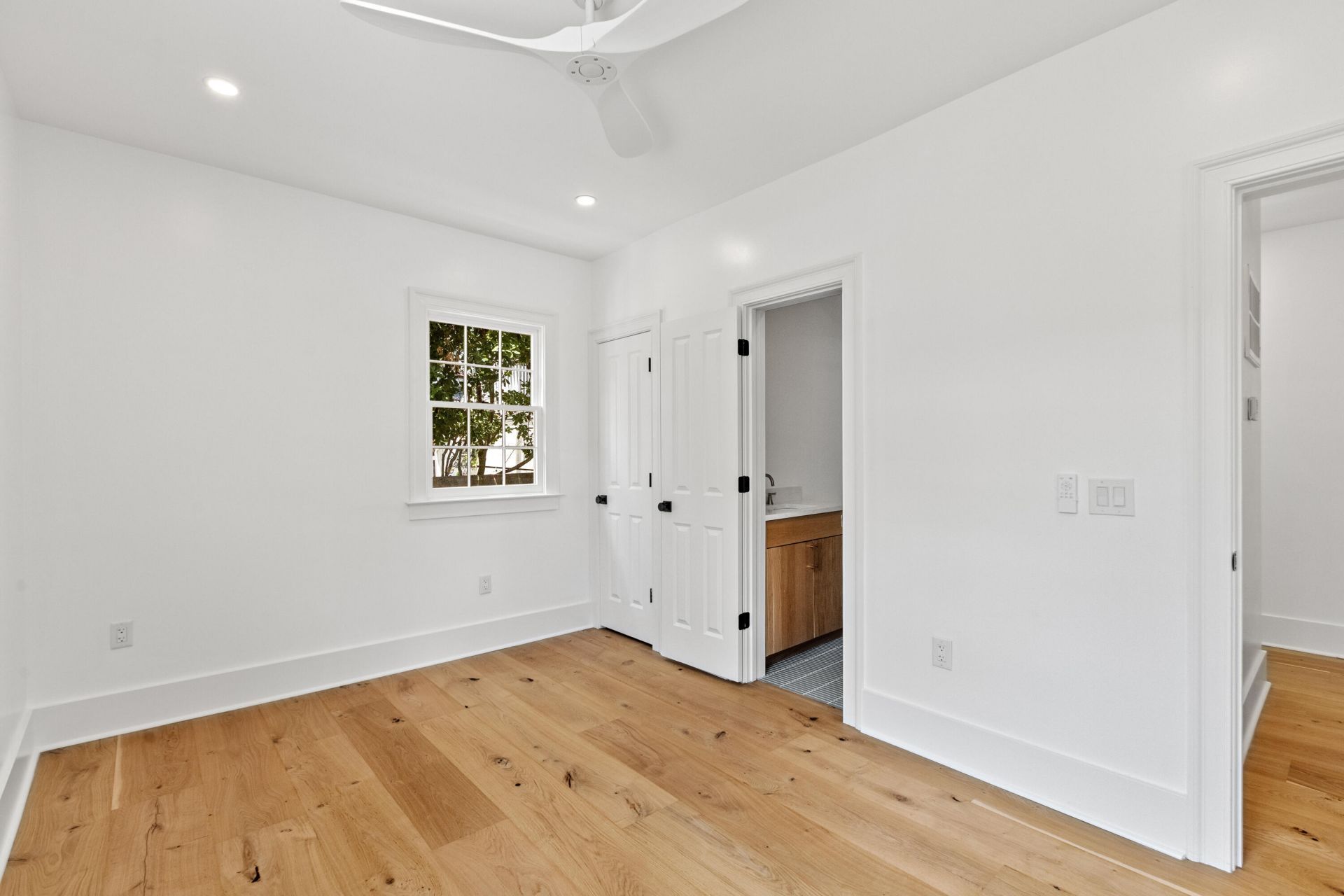 2 Henrietta Street Photo 24