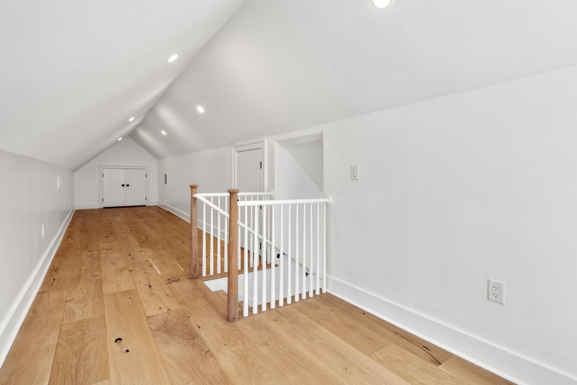 2 Henrietta Street Photo 37