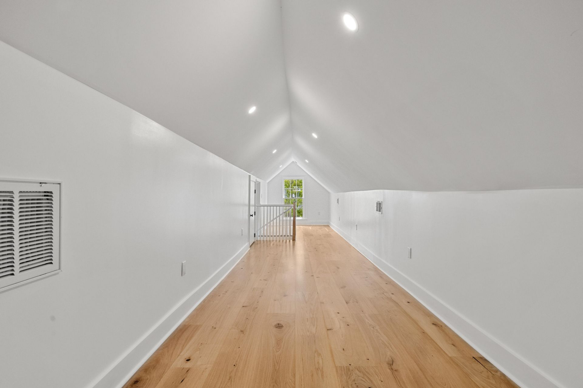 2 Henrietta Street Photo 38