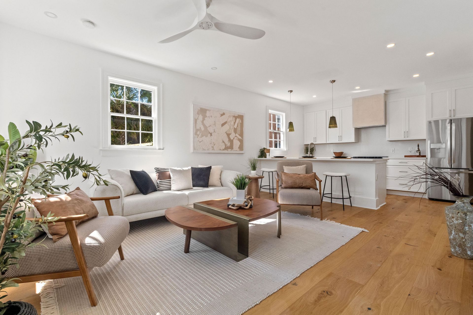 2 Henrietta Street Photo 4